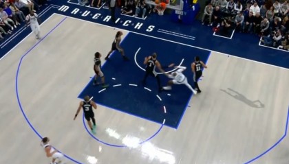 发力过猛！克莱跳投命中 卡布卡位顶翻加福德裁判回看普通犯规